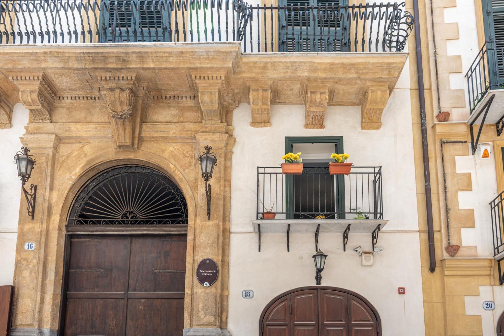 Good Vibes Apartment Nel Centro Storico Palermo Exterior photo
