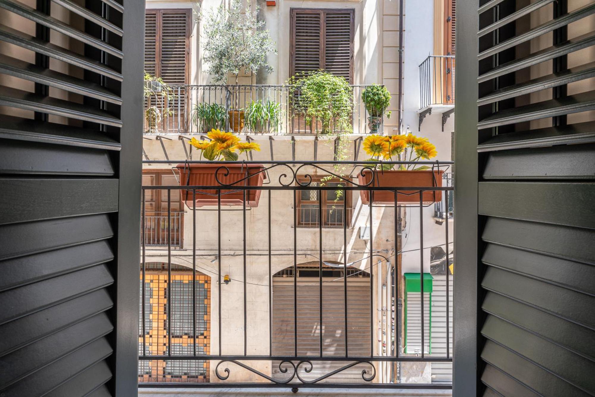 Good Vibes Apartment Nel Centro Storico Palermo Exterior photo